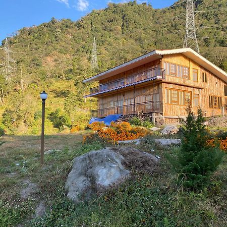 Log Cabin In The Woods Bed & Breakfast Gangtok Exterior photo