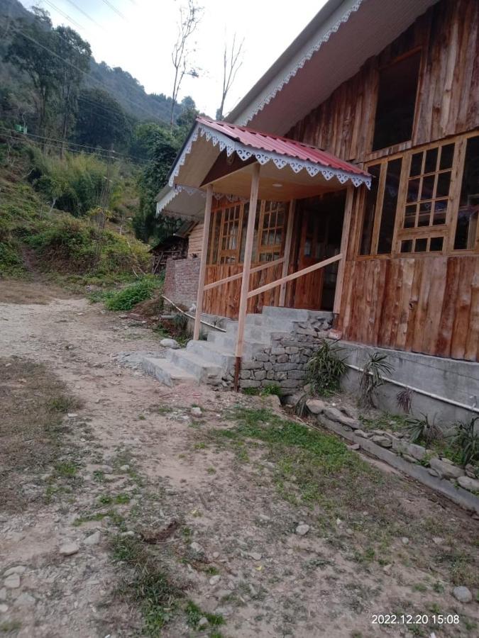 Log Cabin In The Woods Bed & Breakfast Gangtok Exterior photo